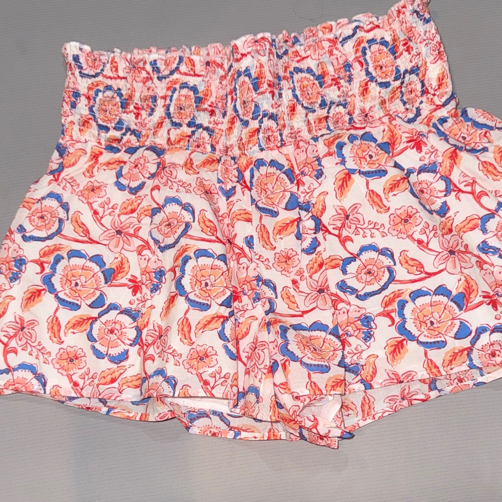 Vineyard Vines High Waist Floral Shorts - Blue and Red
